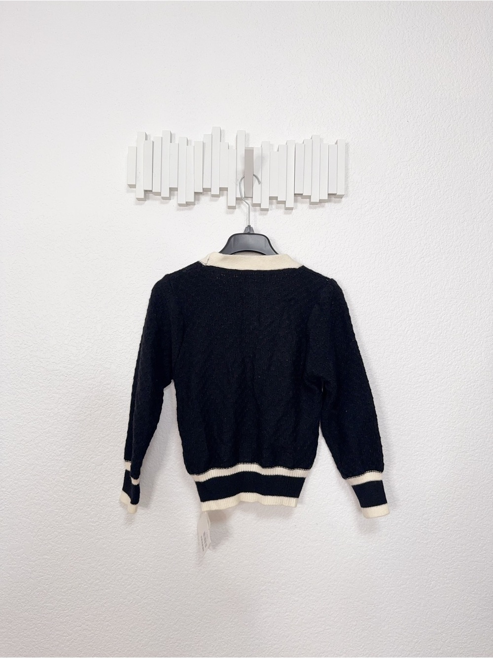 J.ING Black White Contrast Trim Boucle Knit Pearl Button Cardigan Sweater - Picture 10 of 10